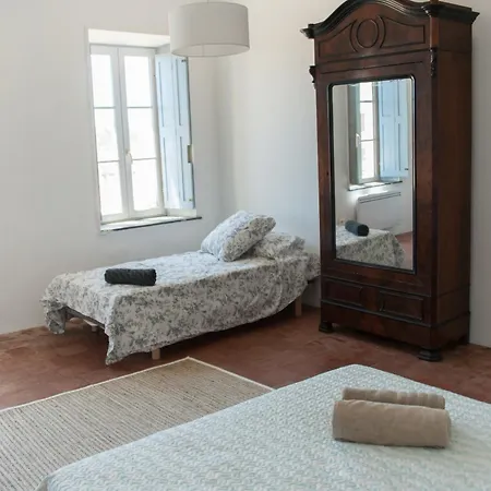 Maison Pelissier With Sweeming Pool לינה וארוחת בוקר *
