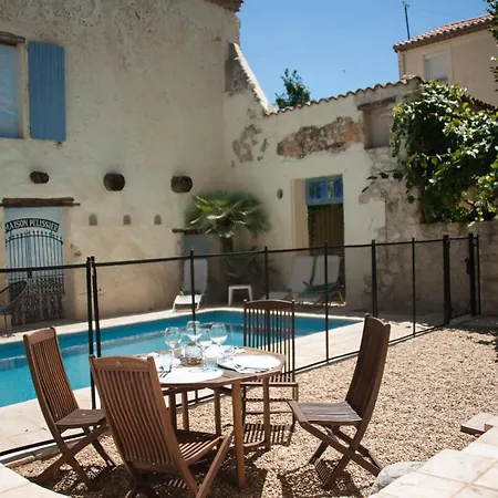 Maison Pelissier With Sweeming Pool לינה וארוחת בוקר *